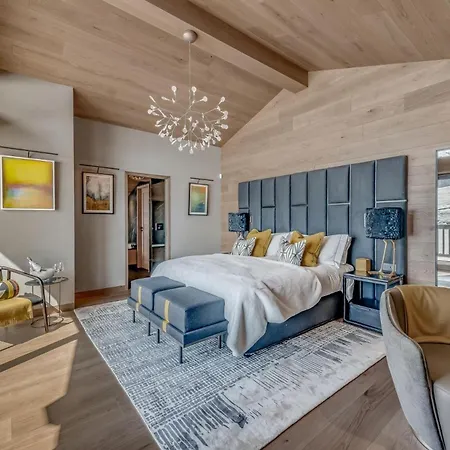 Vakantiehuis Luxury Chalet With Pool *